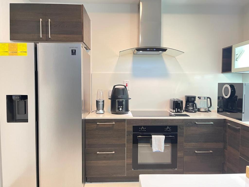Parkhurst Lux Condo Near Devon House Kingston Ngoại thất bức ảnh
